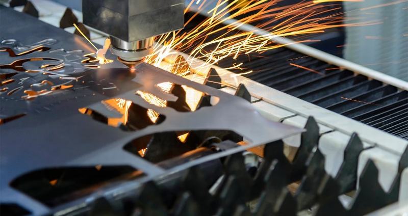 Máy nào cắt đẹp hơn với kim loại mỏng, kim loại dày